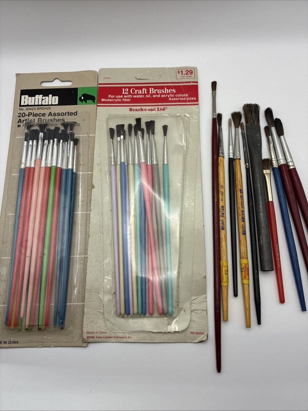 Vintage Paintbrushes Lot Of 42 NIP/ Loose Buffalo/ Grumbacher Brushes